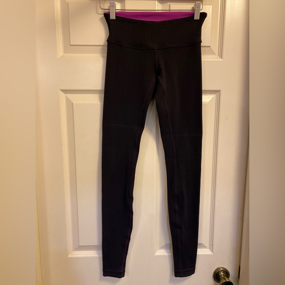 Lululemon Wonder Under Reversible Black Leggings and Pink size4